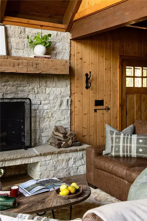 Living - 240 Blue Lake Rd, Lake Arrowhead, CA 92352 photo 4 of 4