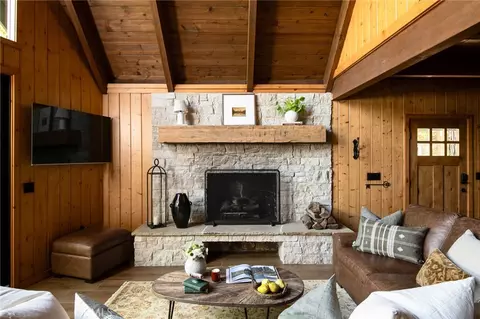 Living - 240 Blue Lake Rd, Lake Arrowhead, CA 92352 photo 3 of 4