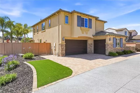 Exterior - 1128 Ocean Ridge Ct, Oceanside, CA 92056 photo 2 of 6