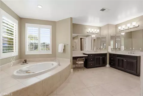 Bath - 1128 Ocean Ridge Ct, Oceanside, CA 92056 photo 2 of 3
