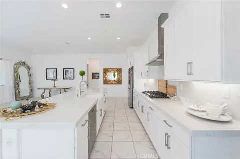11986 Sagecrest Ct, Corona, CA 92883