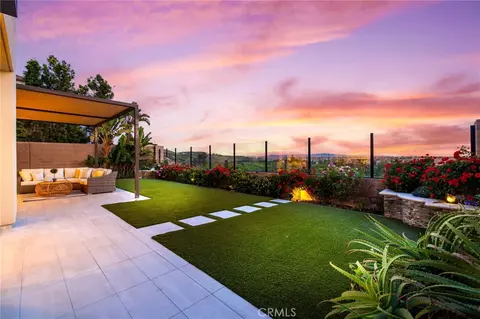 154 Roscomare, Irvine, CA 92602