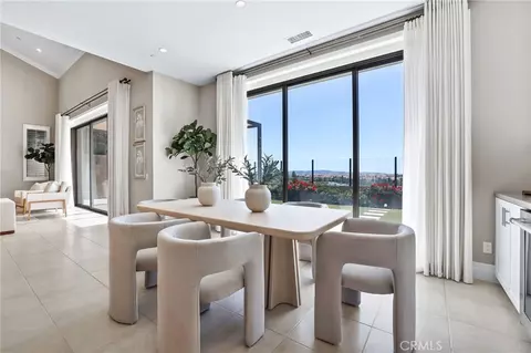 Dining - 154 Roscomare, Irvine, CA 92602 photo 1 of 4