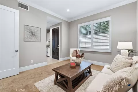 Living - 154 Roscomare, Irvine, CA 92602 photo 4 of 5