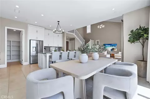 Dining - 154 Roscomare, Irvine, CA 92602 photo 4 of 4