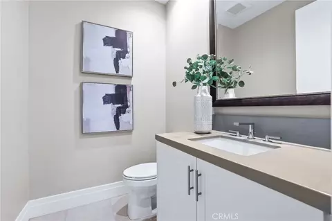 Bath - 154 Roscomare, Irvine, CA 92602 photo 1 of 6