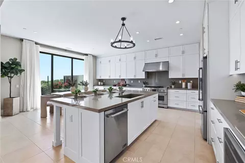 Kitchen - 154 Roscomare, Irvine, CA 92602 photo 4 of 6