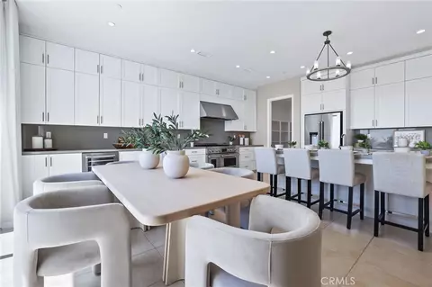 Dining - 154 Roscomare, Irvine, CA 92602 photo 3 of 4