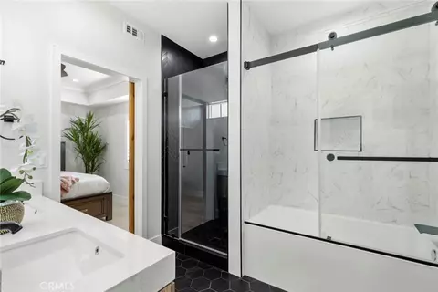 Bath - 4652 Charnock, Irvine, CA 92604 photo 5 of 7