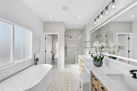 Bath - 4652 Charnock, Irvine, CA 92604 photo 3 of 7