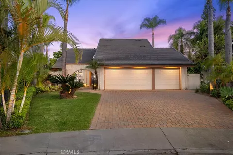 25232 Derby Cir, Laguna Hills, CA 92653