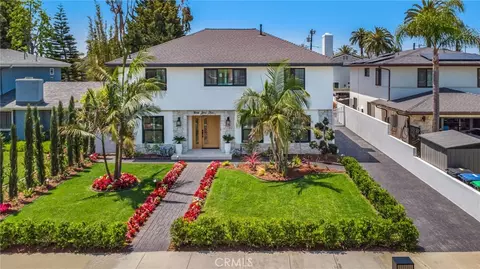 305 Robinhood, Costa Mesa, CA 92627