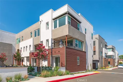 609 S Lyon St, Santa Ana, CA 92705