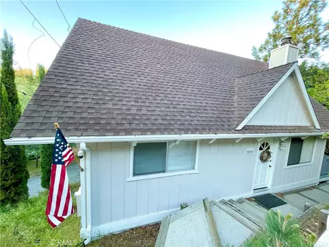 28201 Grenoble Ln, Lake Arrowhead, CA 92352