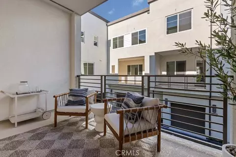 7255 Aura Cir, Huntington Beach, CA 92647