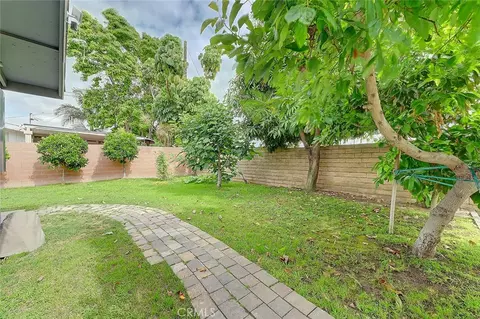 Exterior - 2044 W Spruce Ave, Orange, CA 92868 photo 16 of 16