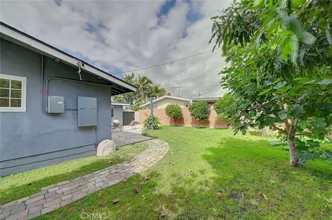 Exterior - 2044 W Spruce Ave, Orange, CA 92868 photo 6 of 16