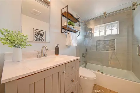 Bath - 2044 W Spruce Ave, Orange, CA 92868 photo 1 of 6