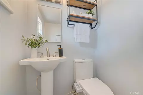 Bath - 2044 W Spruce Ave, Orange, CA 92868 photo 5 of 6