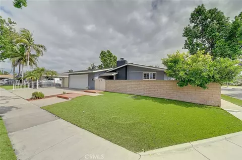 Exterior - 2044 W Spruce Ave, Orange, CA 92868 photo 13 of 16