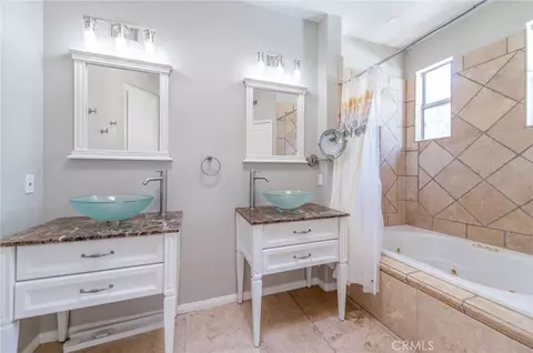 Bath - 2645 Dunstan, Tustin, CA 92782 photo 1 of 4
