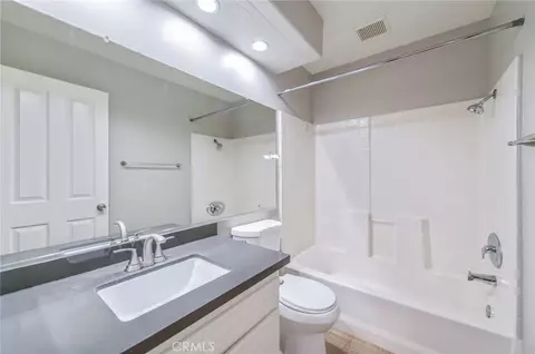 Bath - 2645 Dunstan, Tustin, CA 92782 photo 3 of 4