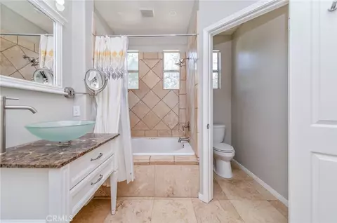Bath - 2645 Dunstan, Tustin, CA 92782 photo 2 of 4