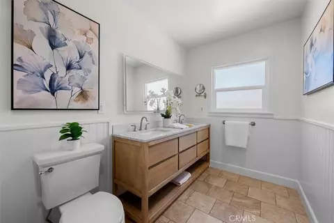 Bath - 816 Grandview, Fullerton, CA 92832 photo 2 of 4