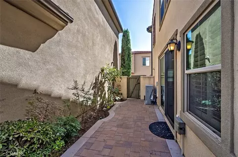 Exterior - 46 Cactus Bloom, Irvine, CA 92618 photo 5 of 11