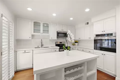 Kitchen - 5 Morningside, Irvine, CA 92603 photo 2 of 3