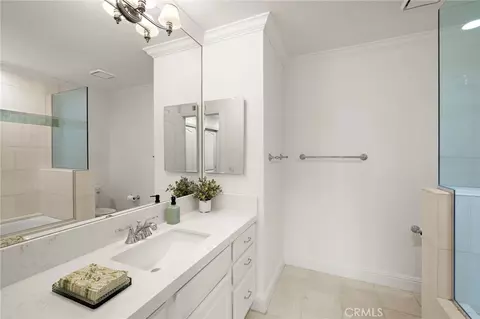 Bath - 5 Morningside, Irvine, CA 92603 photo 5 of 6