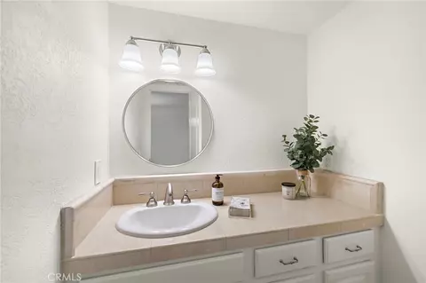 Bath - 5 Morningside, Irvine, CA 92603 photo 6 of 6