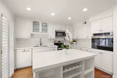 Kitchen - 5 Morningside, Irvine, CA 92603 photo 2 of 4