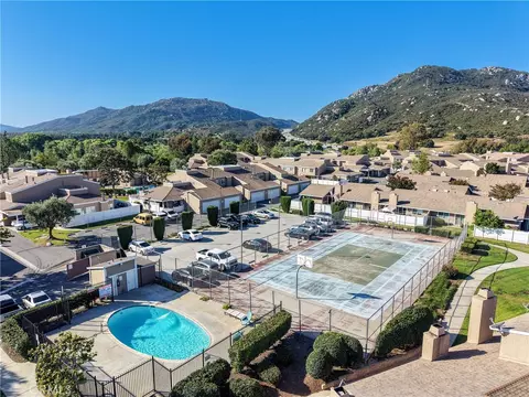 View/Area - 44535 La Paz #A, Temecula, CA 92592 photo 2 of 5