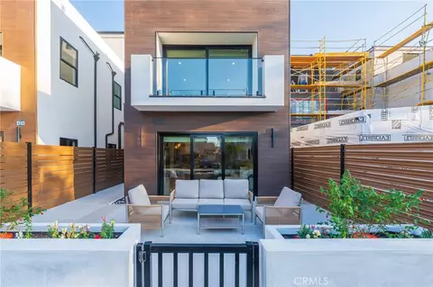 422 20th St, Huntington Beach, CA 92648