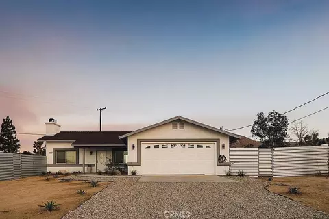 Exterior - 60323 Granada Dr, Joshua Tree, CA 92252 photo 2 of 11