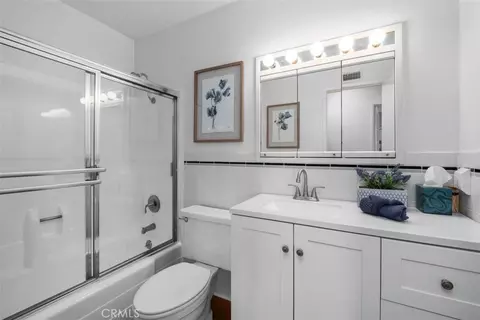 Bath - 2310 E Orangeview, Orange, CA 92867 photo 3 of 3
