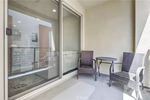 Exterior - 212 Paramount, Irvine, CA 92618 photo 3 of 4