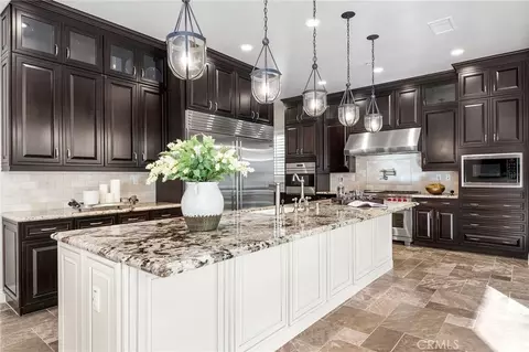 Kitchen - 55 Fenway, Irvine, CA 92620 photo 7 of 9