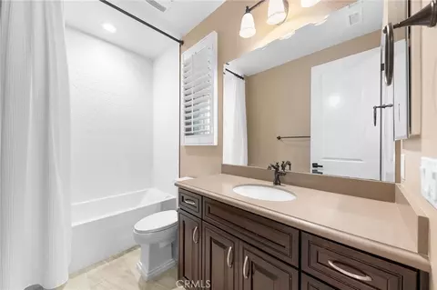 Bath - 55 Fenway, Irvine, CA 92620 photo 2 of 5