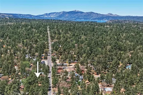 View/Area - 513 Cedar Ln, Sugarloaf, CA 92386 photo 2 of 4