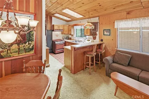 Kitchen - 513 Cedar Ln, Sugarloaf, CA 92386 photo 1 of 5