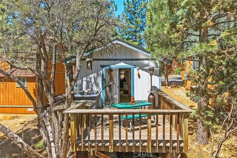 513 Cedar Ln, Sugarloaf, CA 92386