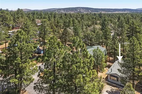 View/Area - 513 Cedar Ln, Sugarloaf, CA 92386 photo 4 of 4