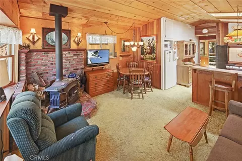 Living - 513 Cedar Ln, Sugarloaf, CA 92386 photo 3 of 4