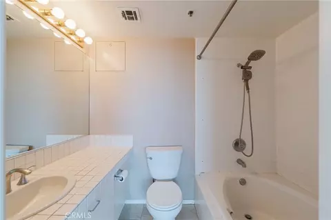 Bath - 525 E Seaside #1802, Long Beach, CA 90802 photo 1 of 1