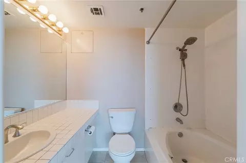 Bath - 525 E Seaside #1802, Long Beach, CA 90802 photo 1 of 1