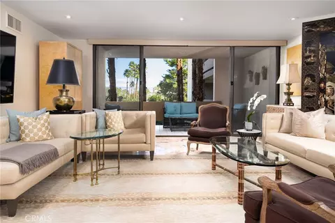 2424 E Palm Cyn #2D, Palm Springs, CA 92264