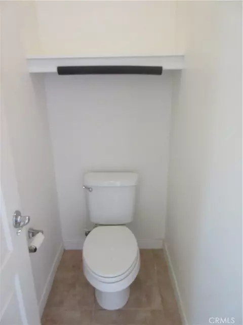 Bath - 65 Figtree, Irvine, CA 92603 photo 5 of 7