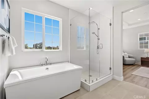 Bath - 575 Patten Ave, Placentia, CA 92870 photo 4 of 8